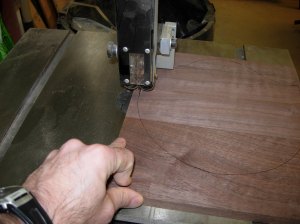 Cutting with the bandsaw