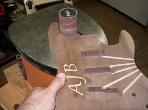 Shaping with the spindle sander