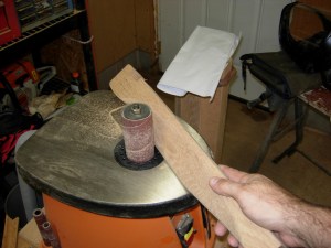 Smoothing on the spindle sander