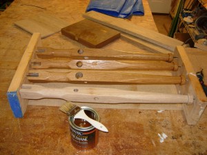 Leg jig for finishing