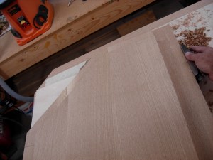 Trimming the bottom veneer edges