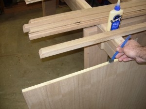 Applying glue to the groove