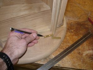 Marking the knife hinge locations