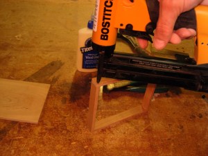 Assembling the tray sides