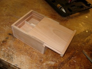 Lid misses the divider