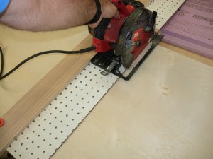 Cross-cutting with the circular saw