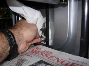 Cleaning the lead screws