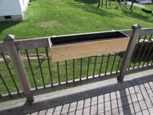 Can be hung on the inside