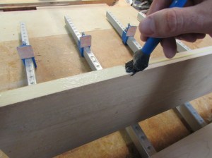 Applying glue to one edge