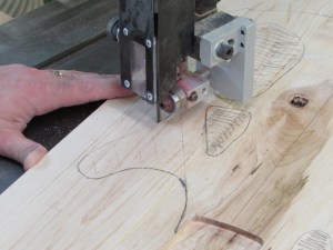 Cutting the outline of the short horn
